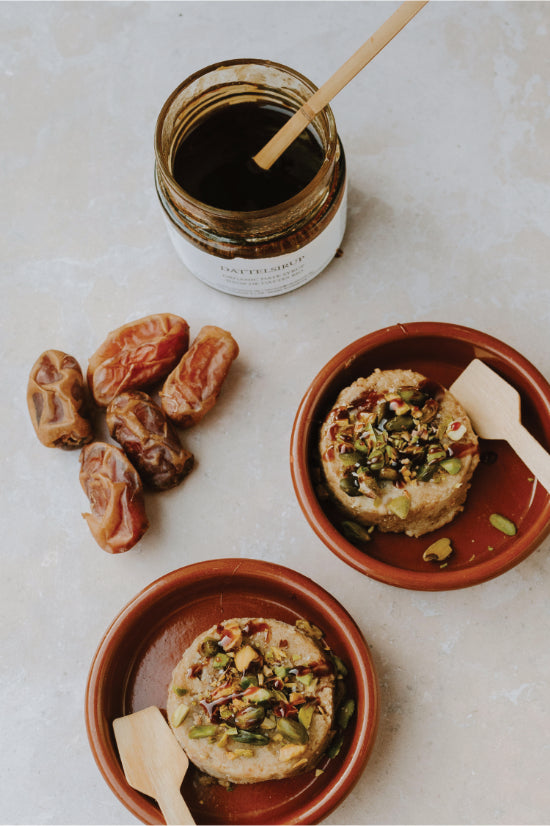 Nussig-süße Küchlein: Halva mit Pistazien und Datteln